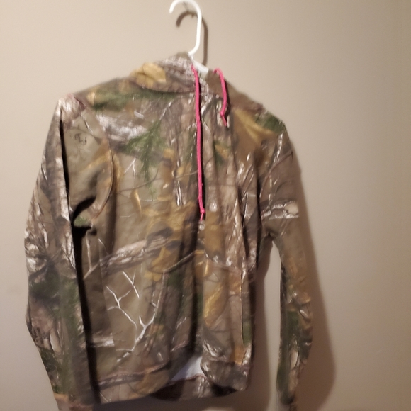 Realtree camo hoodie - Picture 2 of 2